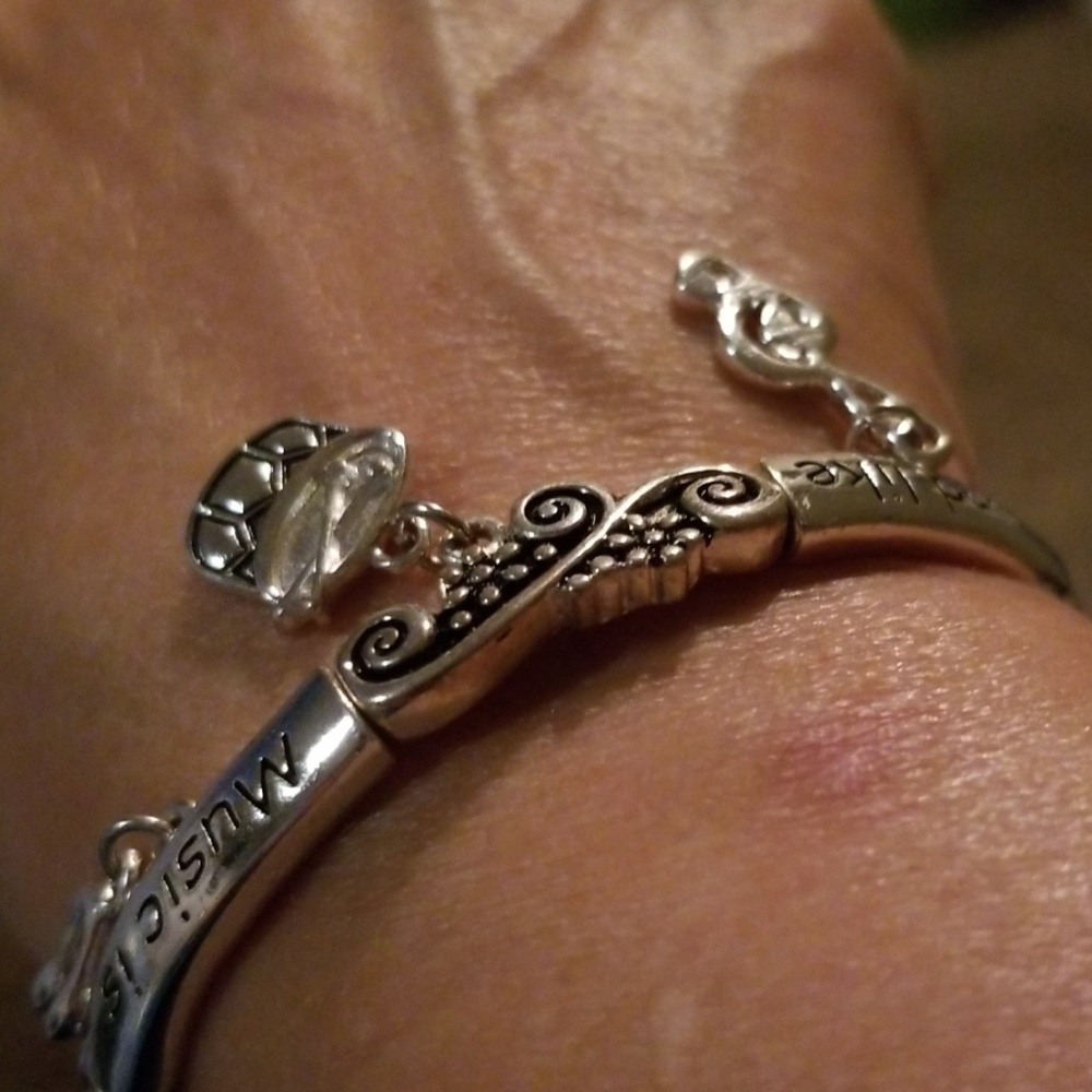 Bracelet